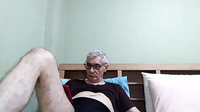 Snapshot of BIGUNCUTHARDCOCK chatting on January 17, 2026, 2:16 am BIGUNCUTHARDCOCK online show from January 17, 2026, 2:16 am