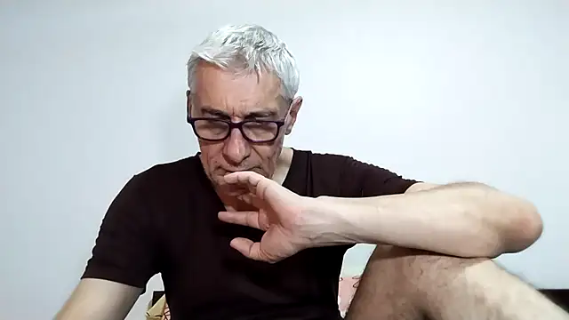 Snapshot of BIGUNCUTHARDCOCK chatting on February 3, 2026, 1:26 am BIGUNCUTHARDCOCK online show from February 3, 2026, 1:26 am