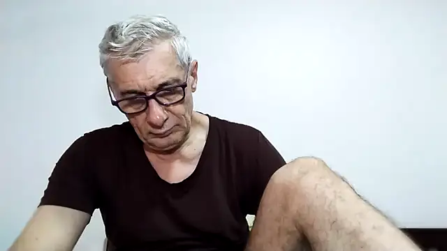 Snapshot of BIGUNCUTHARDCOCK chatting on February 7, 2026, 12:47 am BIGUNCUTHARDCOCK online show from February 7, 2026, 12:47 am