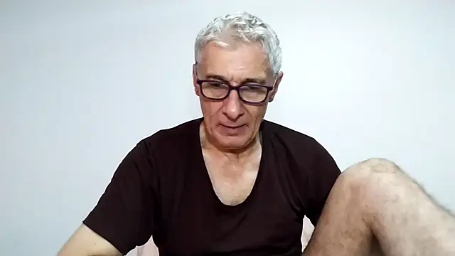 Snapshot of BIGUNCUTHARDCOCK chatting on February 10, 2026, 1:32 am BIGUNCUTHARDCOCK online show from February 10, 2026, 1:32 am