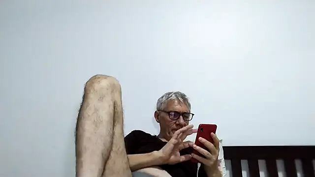 Snapshot of BIGUNCUTHARDCOCK chatting on February 11, 2026, 2:00 pm BIGUNCUTHARDCOCK online show from February 11, 2026, 2:00 pm