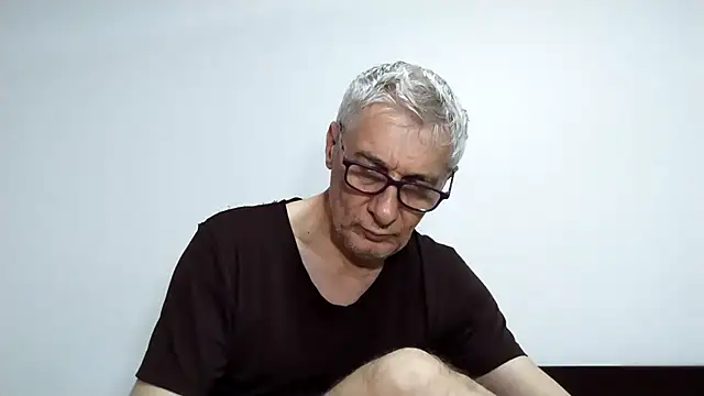 Snapshot of BIGUNCUTHARDCOCK chatting on February 14, 2026, 1:35 am BIGUNCUTHARDCOCK online show from February 14, 2026, 1:35 am