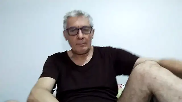 Snapshot of BIGUNCUTHARDCOCK chatting on February 20, 2026, 6:26 am BIGUNCUTHARDCOCK online show from February 20, 2026, 6:26 am