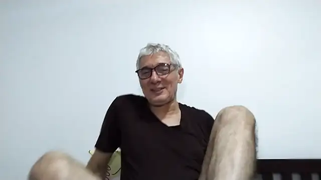 Snapshot of BIGUNCUTHARDCOCK chatting on February 22, 2026, 2:04 pm BIGUNCUTHARDCOCK online show from February 22, 2026, 2:04 pm