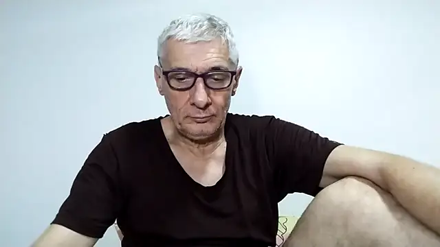 Snapshot of BIGUNCUTHARDCOCK chatting on February 28, 2026, 1:34 pm BIGUNCUTHARDCOCK online show from February 28, 2026, 1:34 pm