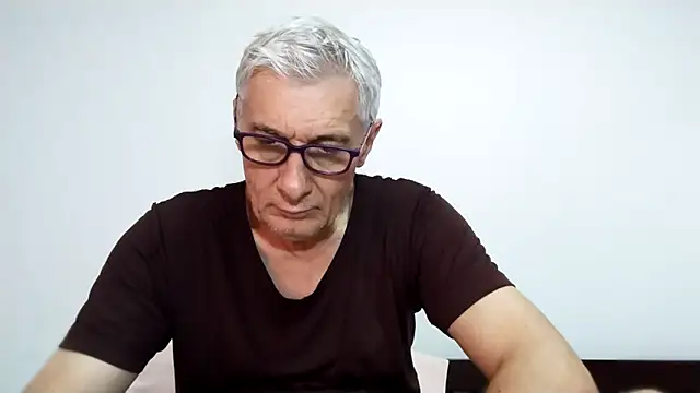 BIGUNCUTHARDCOCK online show from April 4, 2026, 1:37 am