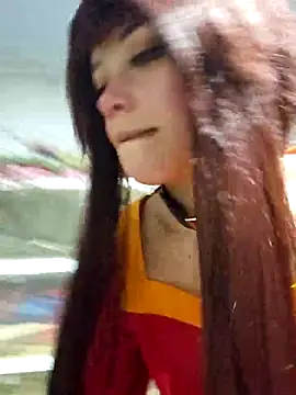 loIijanne online show from November 7, 2025, 12:32 am