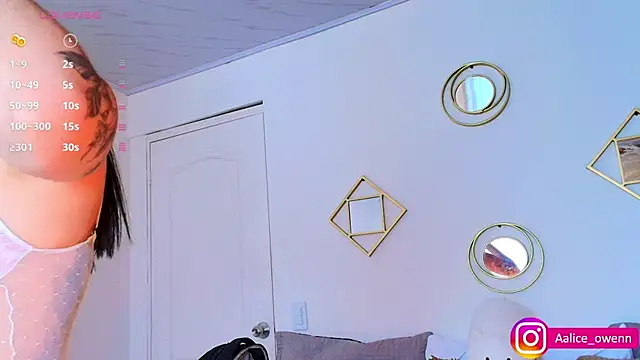 Aliceowenn online show from September 10, 2025, 9:04 pm