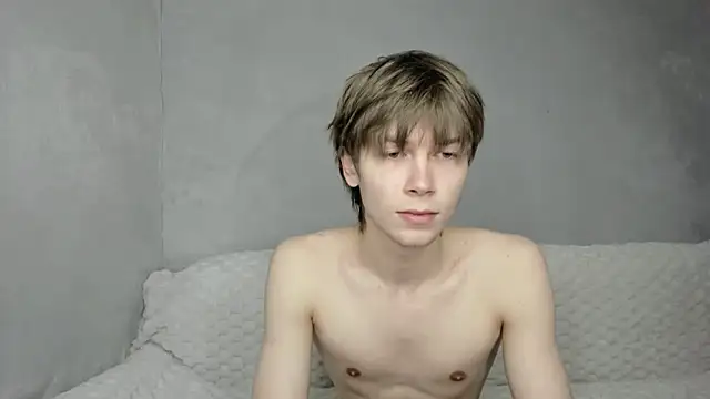 Makentoshi  online show from April 11, 2026, 2:16 am