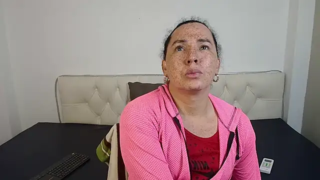 Snapshot of SofiaMadisson chatting on February 22, 2025, 1:57 pm SofiaMadisson online show from February 22, 2025, 1:57 pm