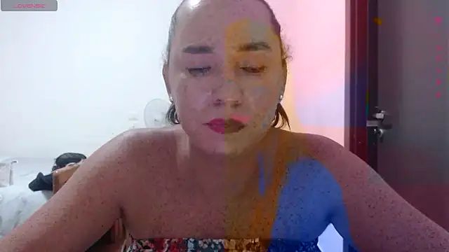 Snapshot of SofiaMadisson chatting on September 10, 2025, 6:52 pm SofiaMadisson online show from September 10, 2025, 6:52 pm