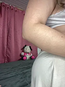Snapshot of CristalGmez chatting on January 22, 2025, 12:38 am CristalGmez online show from January 22, 2025, 12:38 am