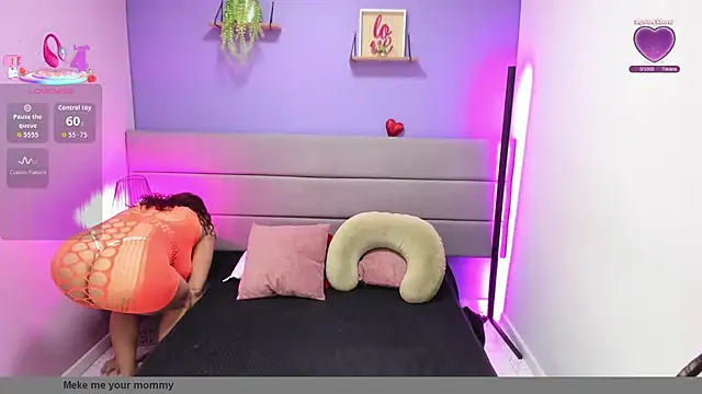 Alicebrooks  online show from May 19, 2026, 1:06 pm