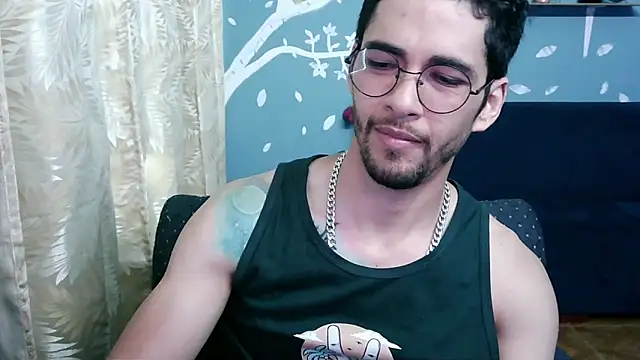 ponzothc online show from October 7, 2025, 8:06 pm