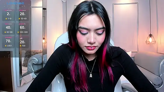 AzuraKindong online show from January 28, 2025, 1:18 am