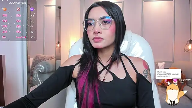 AzuraKindong online show from October 9, 2025, 7:23 pm