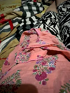 Snapshot of Meghnaaaaaa chatting on November 9, 2025, 2:04 pm Meghnaaaaaa online show from November 9, 2025, 2:04 pm