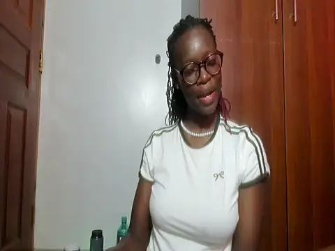 Snapshot of afro_pop chatting on December 30, 2024, 4:53 am afro pop online show from December 30, 2024, 4:53 am