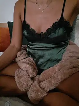 Snapshot of SexyErola27 chatting on May 9, 2026, 9:14 am SexyErola27 online show from May 9, 2026, 9:14 am