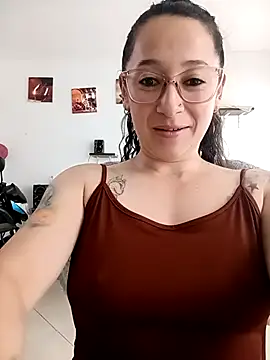 emilypoppy3 online show from April 10, 2026, 9:41 pm