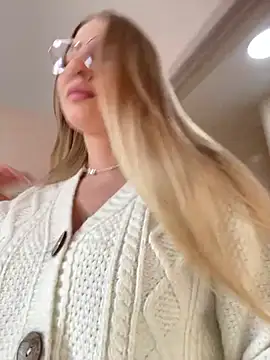 Snapshot of NewLale chatting on January 30, 2025, 3:22 am NewLale online show from January 30, 2025, 3:22 am