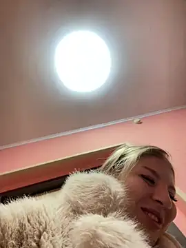 Snapshot of NewLale chatting on February 9, 2025, 3:22 am NewLale online show from February 9, 2025, 3:22 am