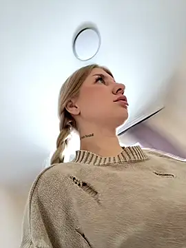 Snapshot of NewLale chatting on February 24, 2025, 3:23 am NewLale online show from February 24, 2025, 3:23 am