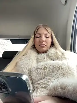 Snapshot of NewLale chatting on March 12, 2025, 3:24 am NewLale online show from March 12, 2025, 3:24 am