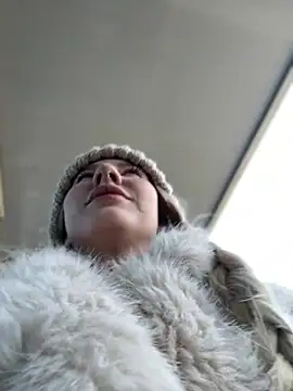 Snapshot of NewLale chatting on March 22, 2025, 3:30 am NewLale online show from March 22, 2025, 3:30 am