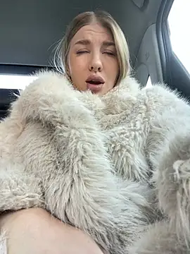 Snapshot of NewLale chatting on March 23, 2025, 3:21 am NewLale online show from March 23, 2025, 3:21 am