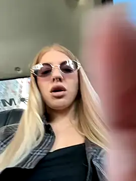 Snapshot of NewLale chatting on September 20, 2025, 3:18 am NewLale online show from September 20, 2025, 3:18 am