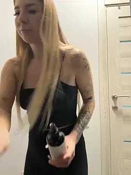 Snapshot of NewLale chatting on October 30, 2025, 3:41 am NewLale online show from October 30, 2025, 3:41 am