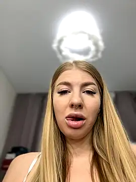 Snapshot of NewLale chatting on October 31, 2025, 4:13 am NewLale online show from October 31, 2025, 4:13 am