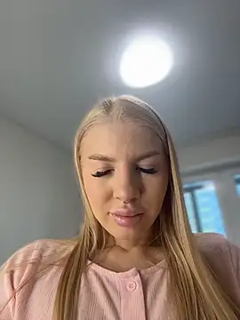 Snapshot of NewLale chatting on December 1, 2025, 3:22 am NewLale online show from December 1, 2025, 3:22 am