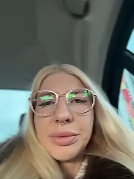 Snapshot of NewLale chatting on February 1, 2026, 4:00 am NewLale online show from February 1, 2026, 4:00 am