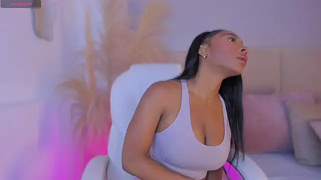 aprilebony  online show from March 30, 2026, 10:38 am