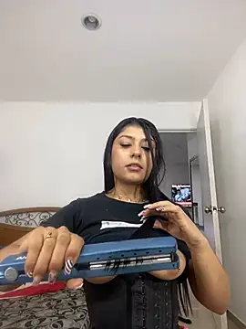 CandyRoxx1  online show from January 19, 2025, 12:17 am