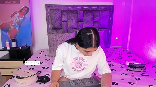 CandyRoxx1  online show from March 23, 2026, 7:51 pm