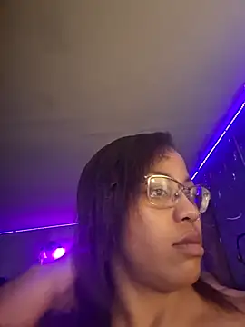 samone9 online show from March 17, 2025, 5:05 pm