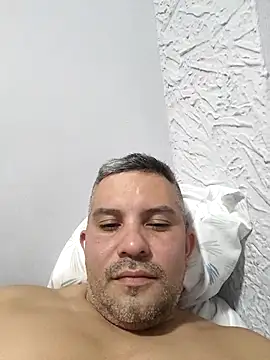 Snapshot of antonioM84 chatting on November 10, 2025, 10:31 pm antonioM84 online show from November 10, 2025, 10:31 pm