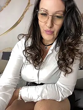 Snapshot of Katie-n chatting on June 15, 2026, 2:41 pm Katie-n online show from June 15, 2026, 2:41 pm