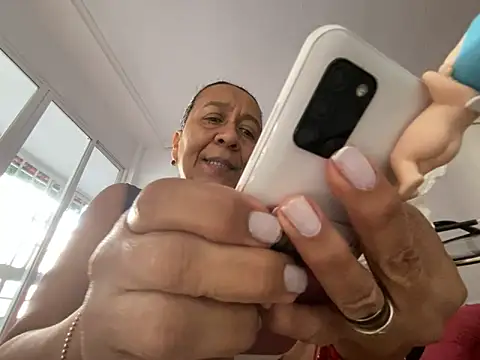 sweeviolet online show from December 11, 2024, 10:47 am