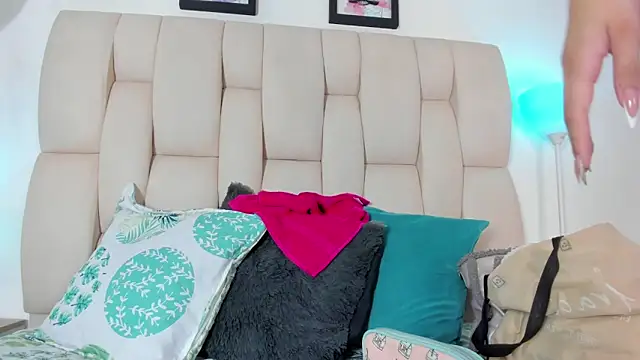 KristalFoxx online show from January 10, 2026, 11:01 am