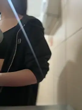 Mila Morgan online show from April 4, 2026, 9:34 pm