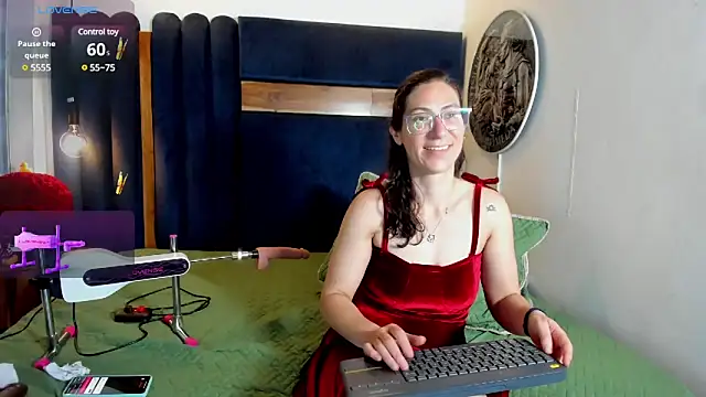 Snapshot of Andromeda-jade chatting on December 8, 2024, 6:01 am Andromeda-jade online show from December 8, 2024, 6:01 am