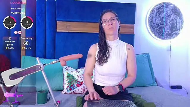 Andromeda-jade online show from December 23, 2025, 4:32 am