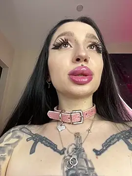 Molly  Moon online show from April 16, 2026, 3:07 am