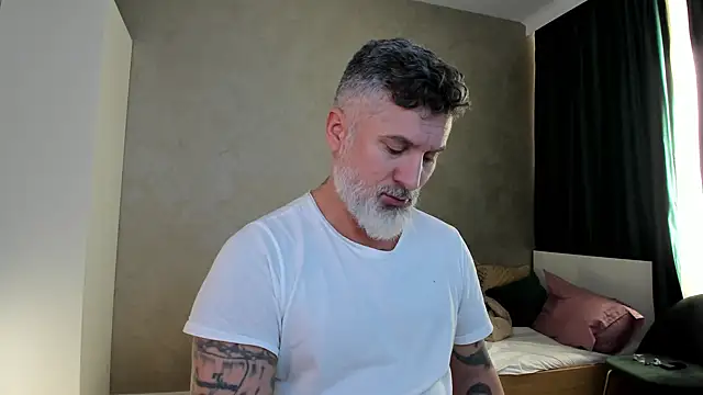 Snapshot of BlowMyXXL chatting on January 7, 2025, 10:32 am BlowMyXXL online show from January 7, 2025, 10:32 am