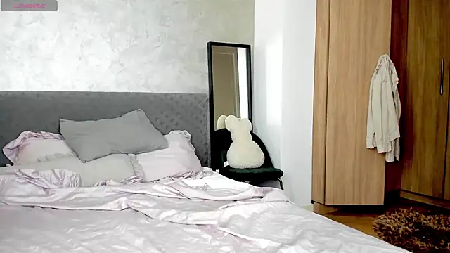 Snapshot of BlowMyXXL chatting on September 24, 2025, 7:55 am BlowMyXXL online show from September 24, 2025, 7:55 am