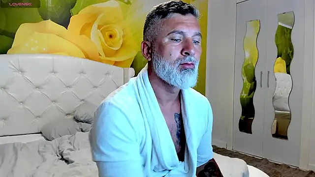 Snapshot of BlowMyXXL chatting on November 5, 2025, 2:50 pm BlowMyXXL online show from November 5, 2025, 2:50 pm